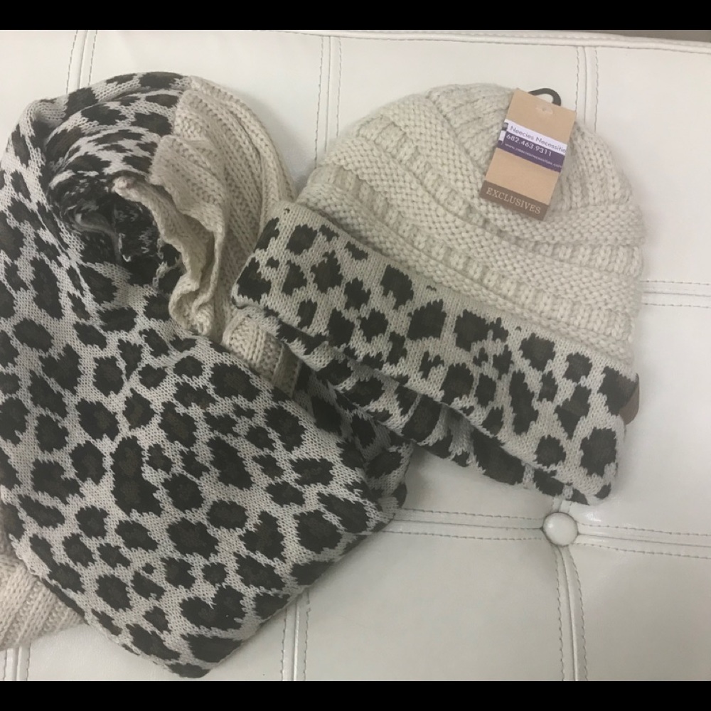 Leopard scarf